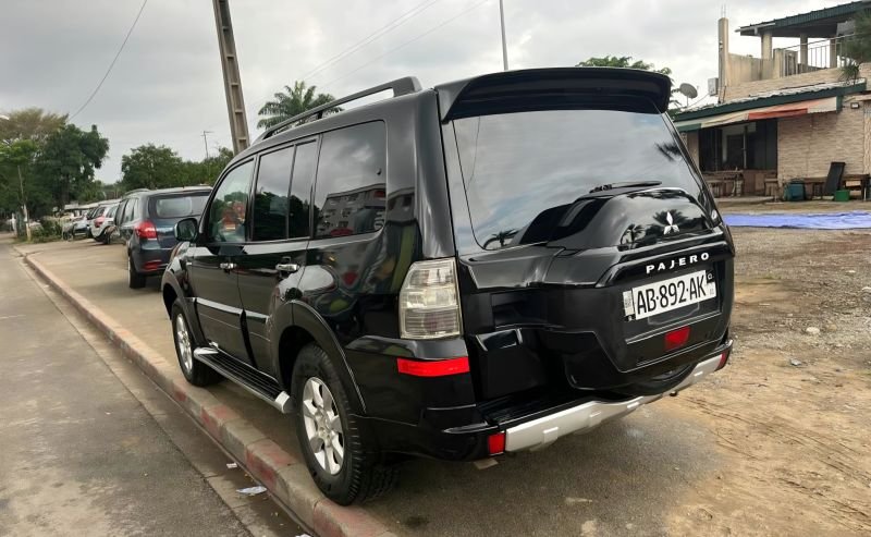 MITSUBISHI Pajero 1