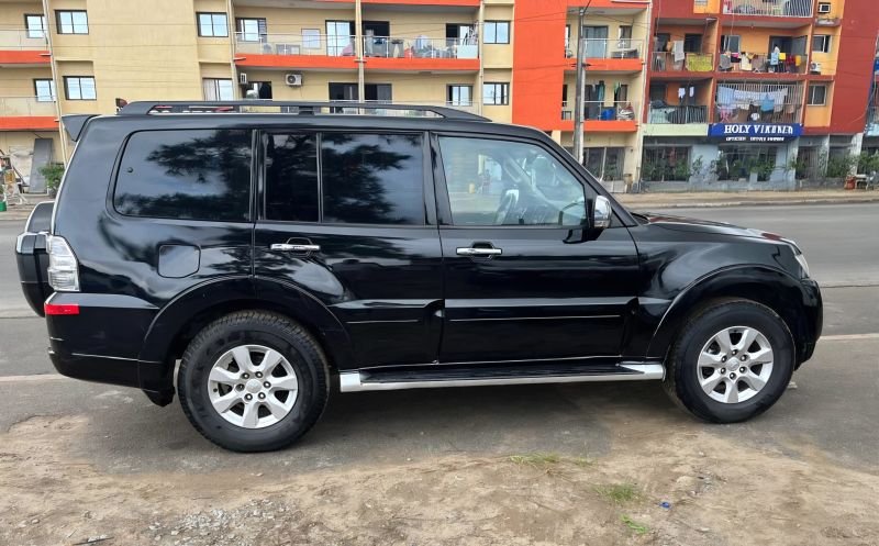 MITSUBISHI Pajero 6