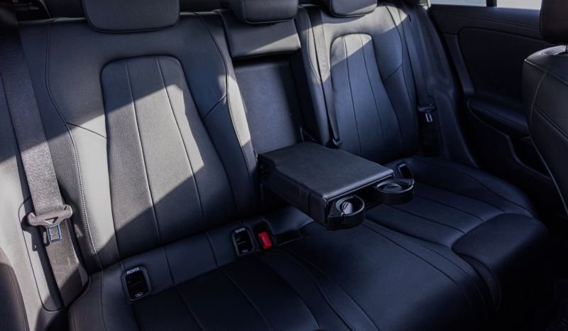 Mercedes CLA 250 4MATIC 4
