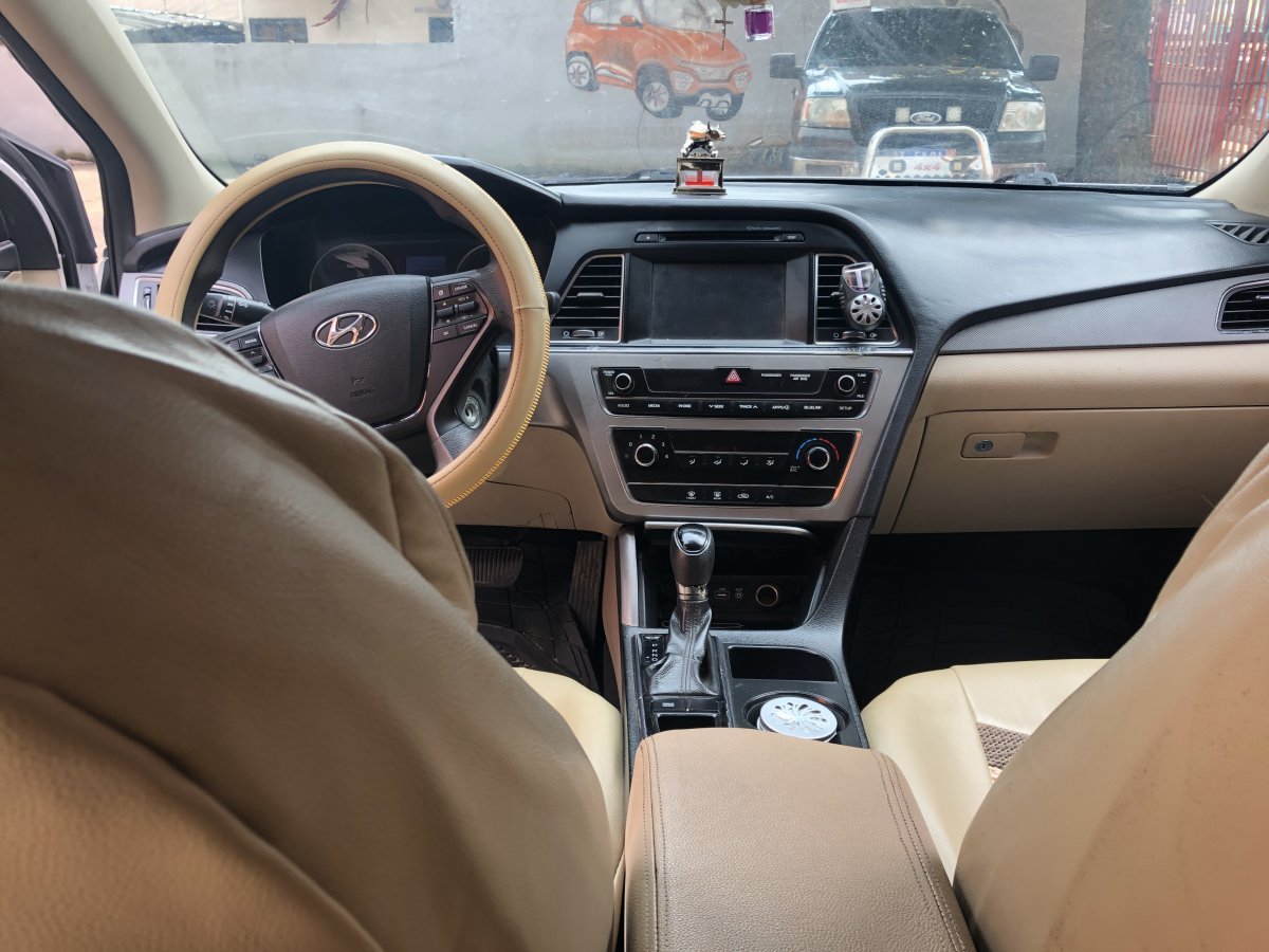 Hyundai sonata 8