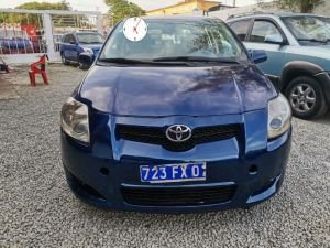 Toyota auris - miniature