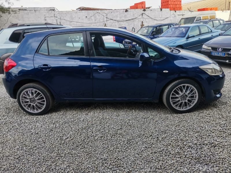 Toyota auris 1