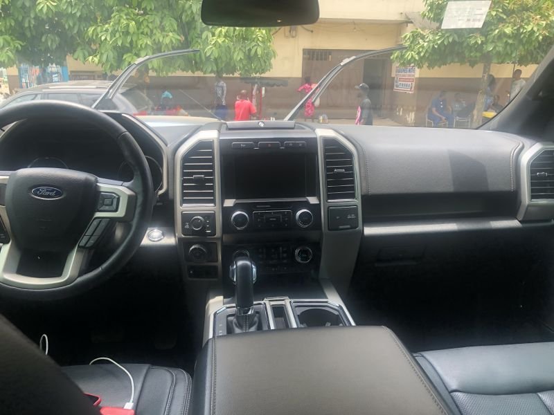Ford laria F150 8
