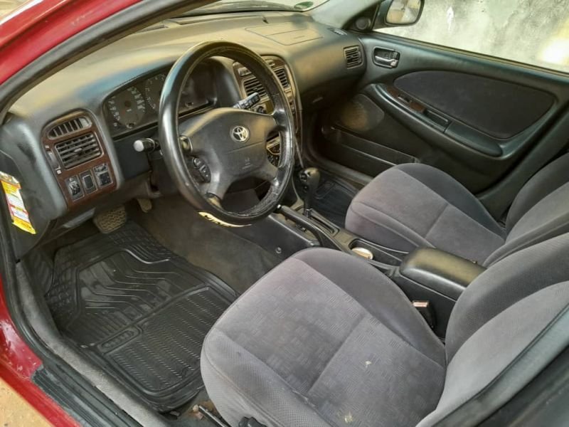 Toyota advensis 2001 6