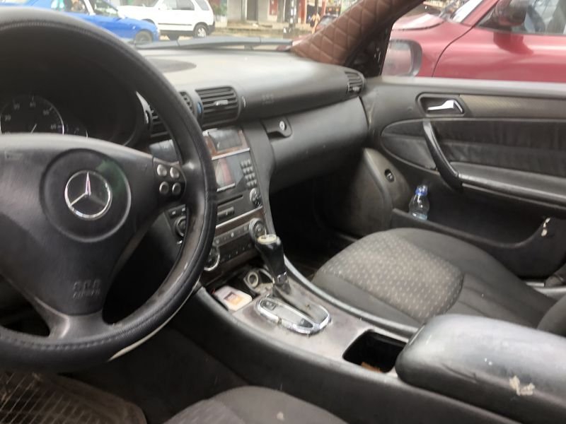 Mercedes C200 moteur cash noir 4