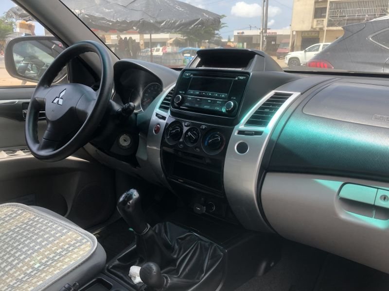 Mitsubishi pajero sport 8