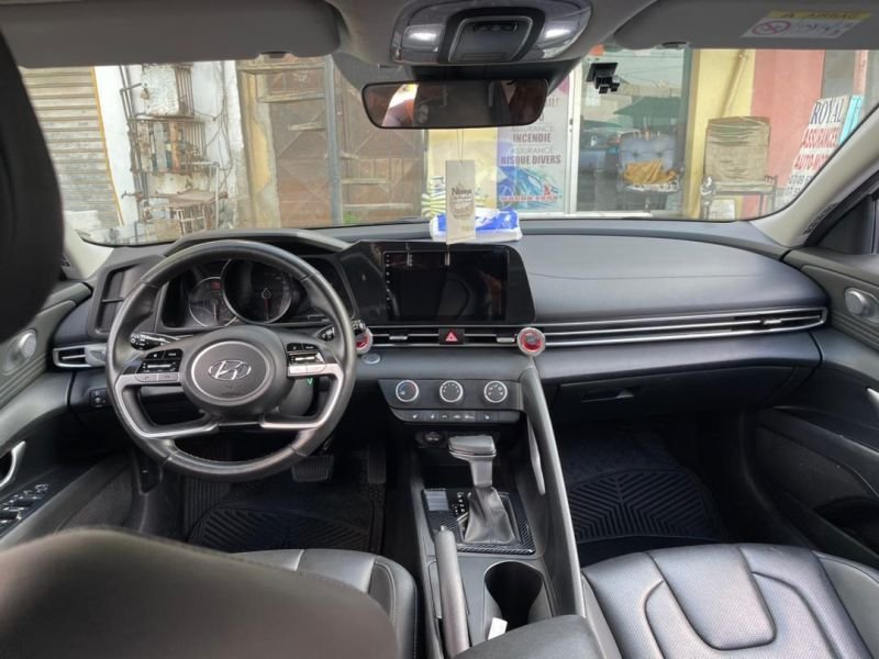 HYUNDAI ELENTRA (AVANTE) 10