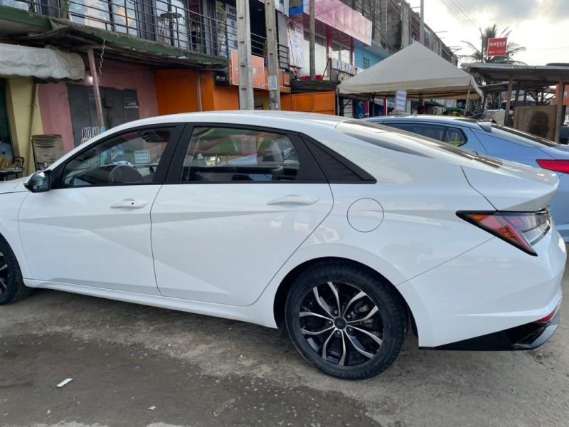 HYUNDAI ELENTRA (AVANTE) 3