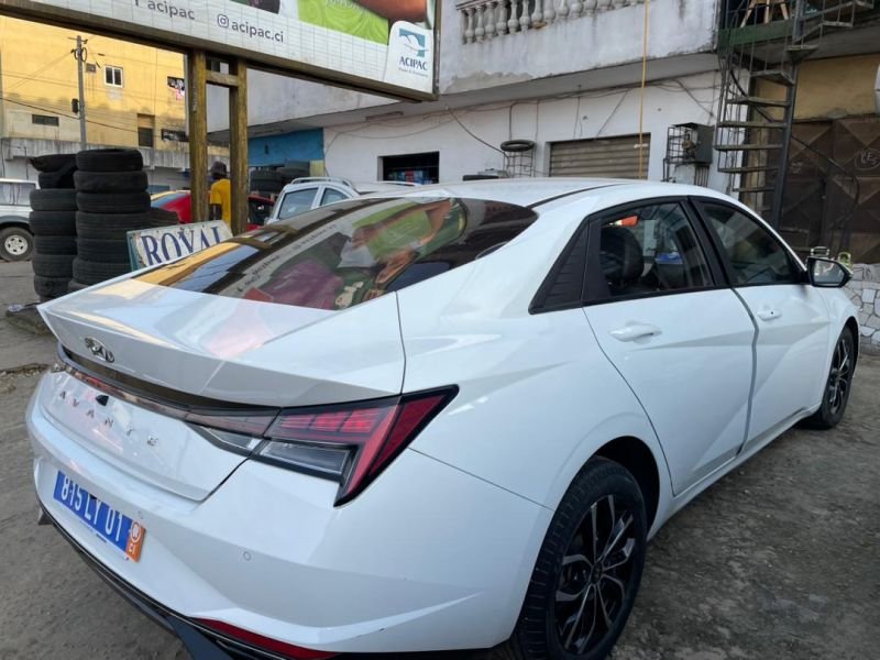 HYUNDAI ELENTRA (AVANTE) 4