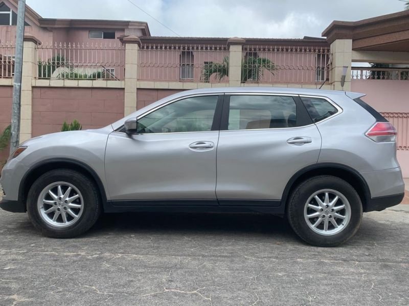 Nissan Rogue 1