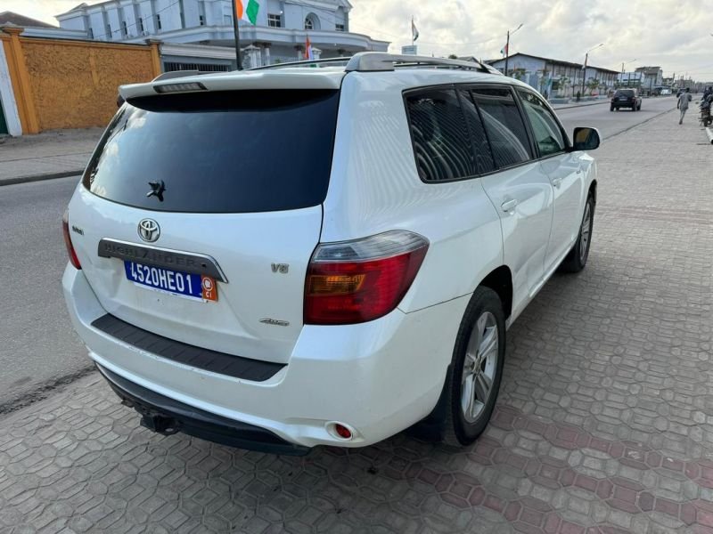 TOYOTA HIGHLANDER 6