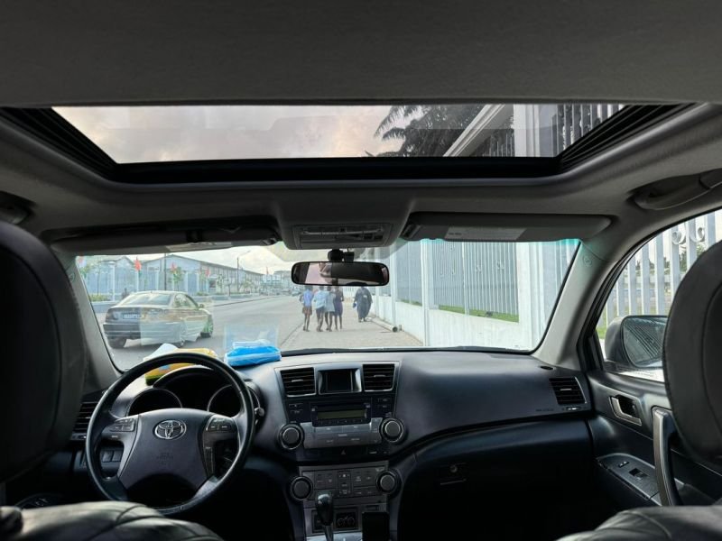TOYOTA HIGHLANDER 8