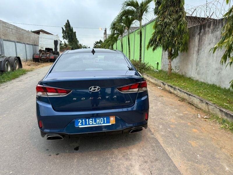 Hyundai sonate 1