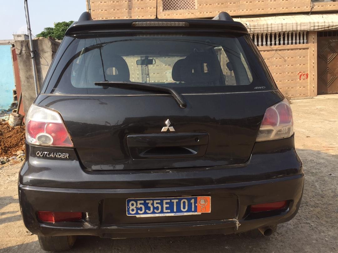Mitsubishi Outlander 1