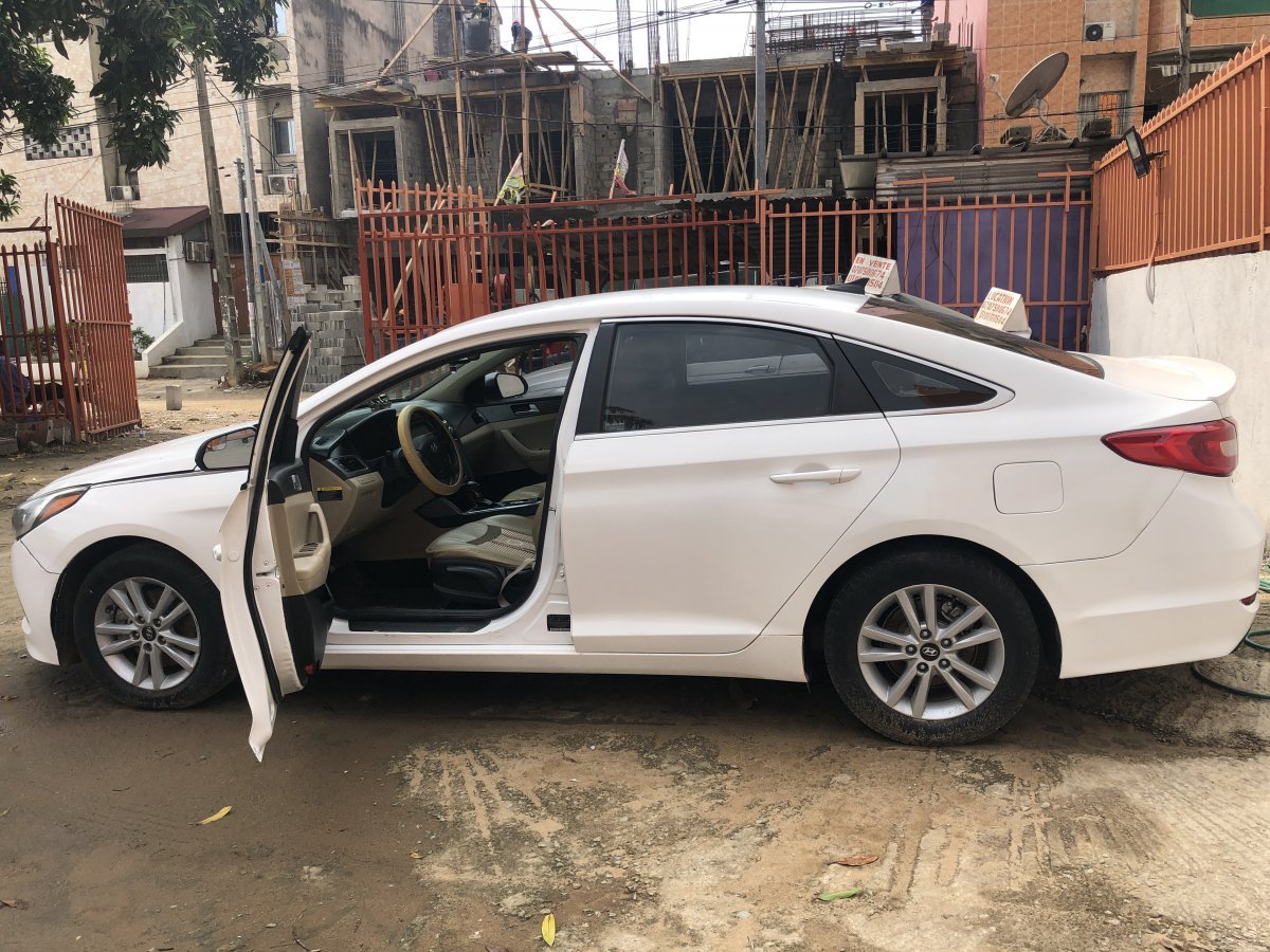 Hyundai sonata 1