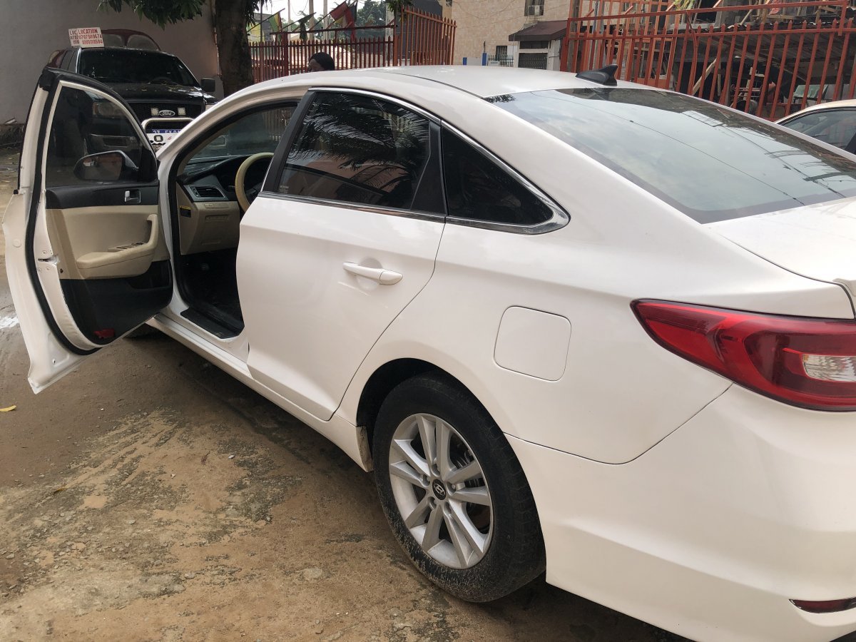 Hyundai sonata 5