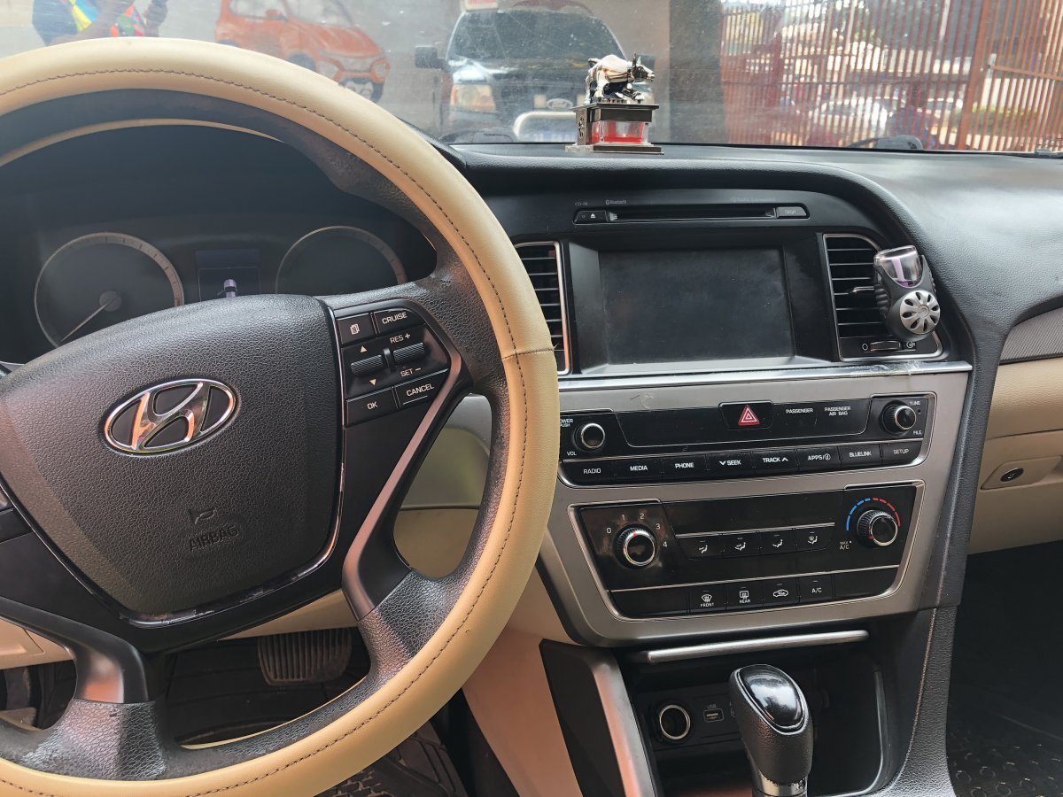 Hyundai sonata 6